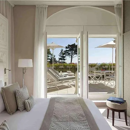 Otel Barriere Le Royal