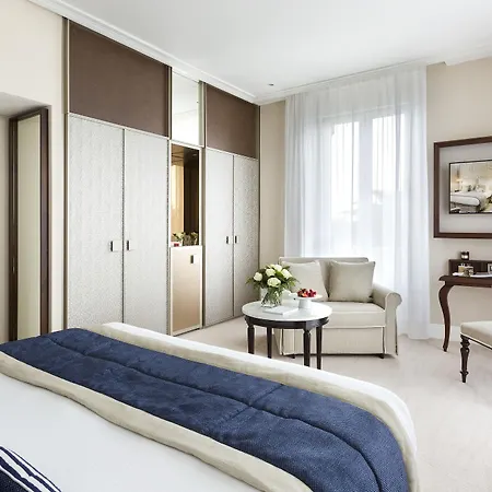 Otel Barriere Le Royal