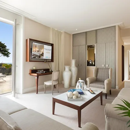 Otel Barriere Le Royal 5*