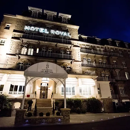 Barriere Le Royal 5* Ла-Боль-Эскублак