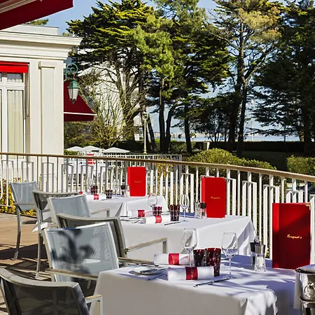 Otel Barriere Le Royal