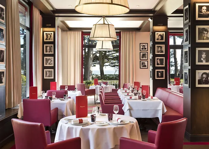 فندق Barriere Le Royal 5*