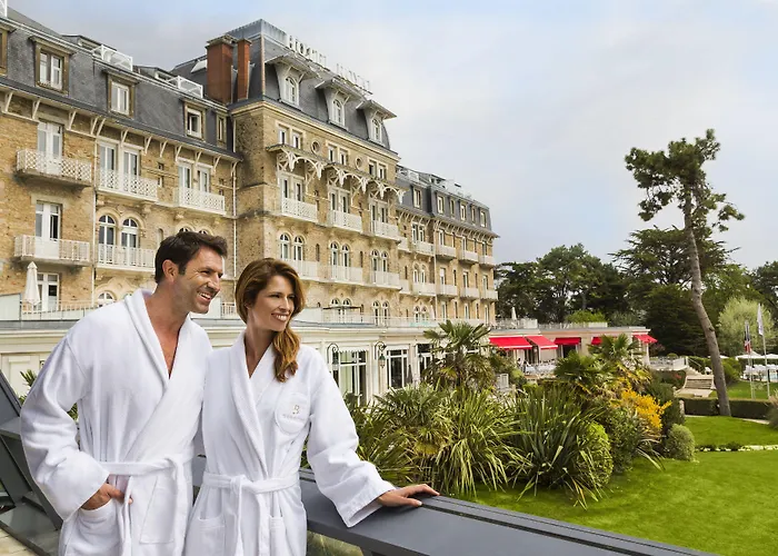 فندق Barriere Le Royal