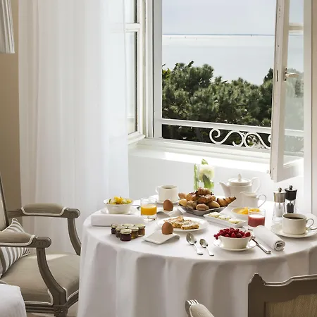 Ξενοδοχείο Barriere Le Royal 5*